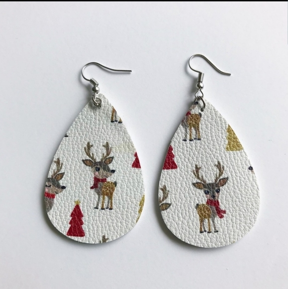 Jewelry - NWT Christmas Print Tear Drop Earrings